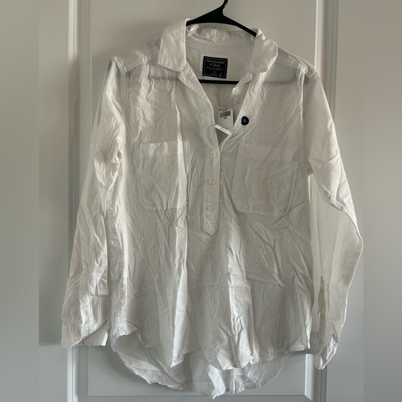 Abercrombie & Fitch Tops - ABERCROMBIE & FITCH • White Long Sleeve Women’s Shirt • Small •
